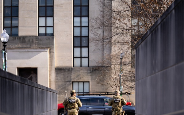 Joint Task Force–DC Joins First Responders for Dignified Transfer Honor Escort