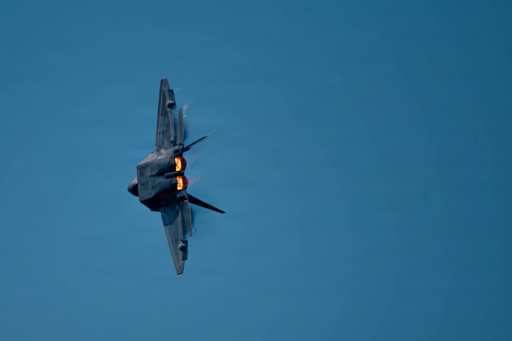F-22 Raptor Aerial Demonstration Team performs at the Naval Air Station Oceana airshow 2025