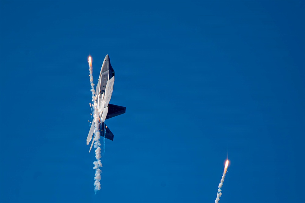 F-22 Raptor Aerial Demonstration Team performs at the Naval Air Station Oceana airshow 2025
