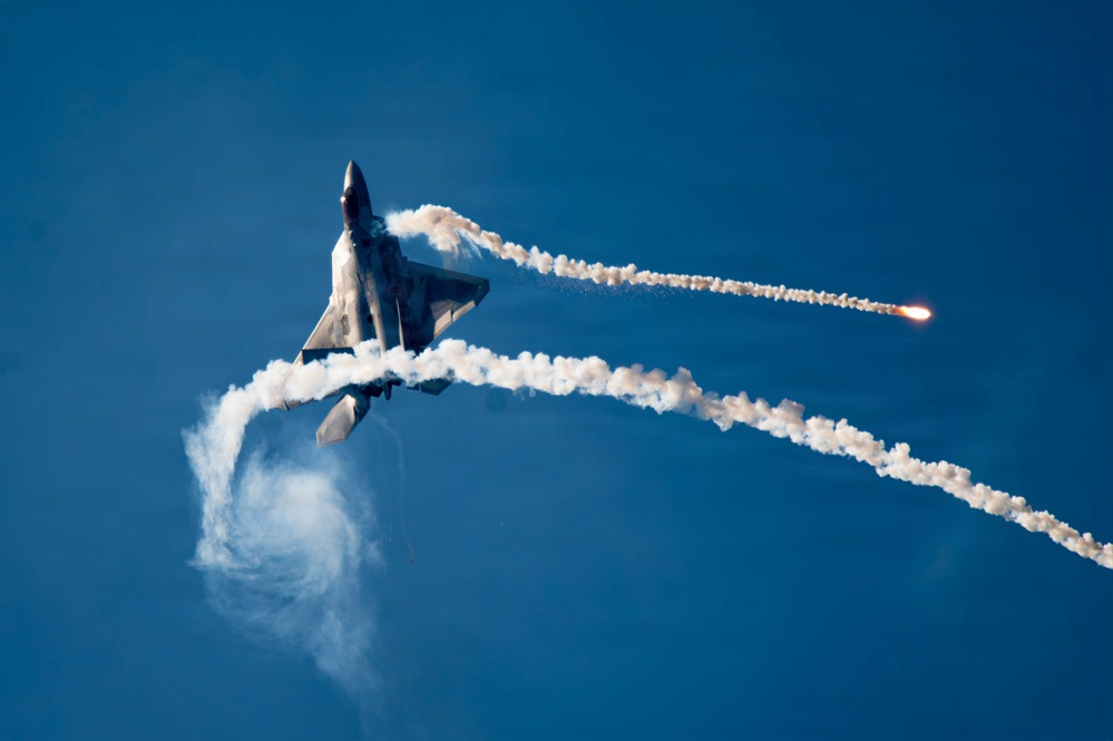 F-22 Raptor Aerial Demonstration Team performs at the Naval Air Station Oceana airshow 2025