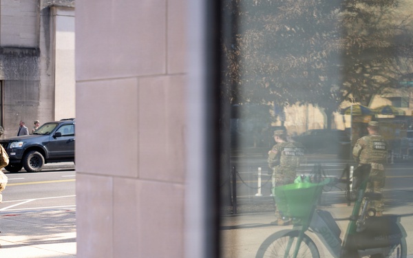 Joint Task Force–DC Joins First Responders for Dignified Transfer Honor Escort