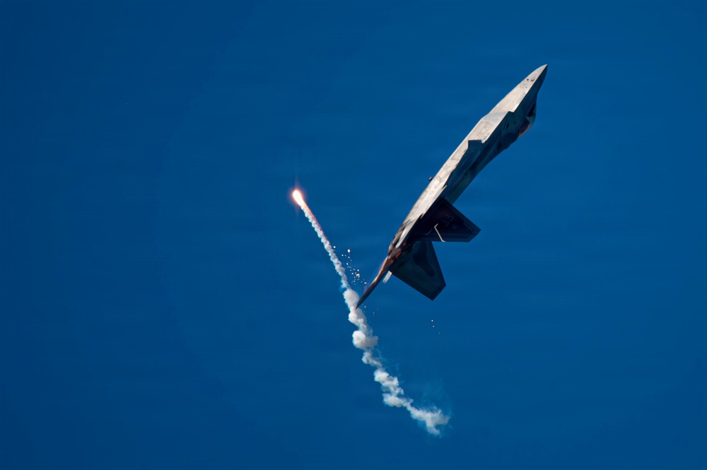 F-22 Raptor Aerial Demonstration Team performs at the Naval Air Station Oceana airshow 2025