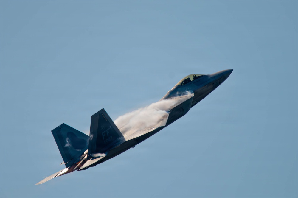 F-22 Raptor Aerial Demonstration Team performs at the Naval Air Station Oceana airshow 2025