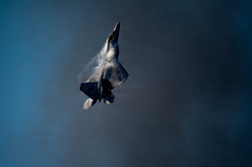 F-22 Raptor Aerial Demonstration Team performs at the Naval Air Station Oceana airshow 2025