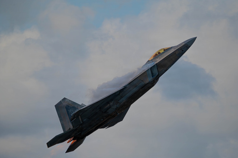 F-22 Raptor Aerial Demonstration Team performs at the Naval Air Station Oceana airshow 2025