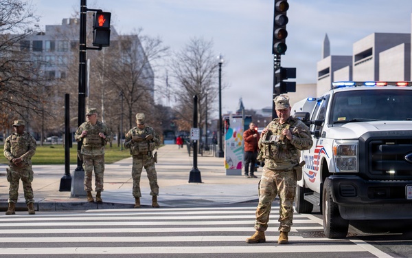 Joint Task Force–DC Joins First Responders for Dignified Transfer Honor Escort