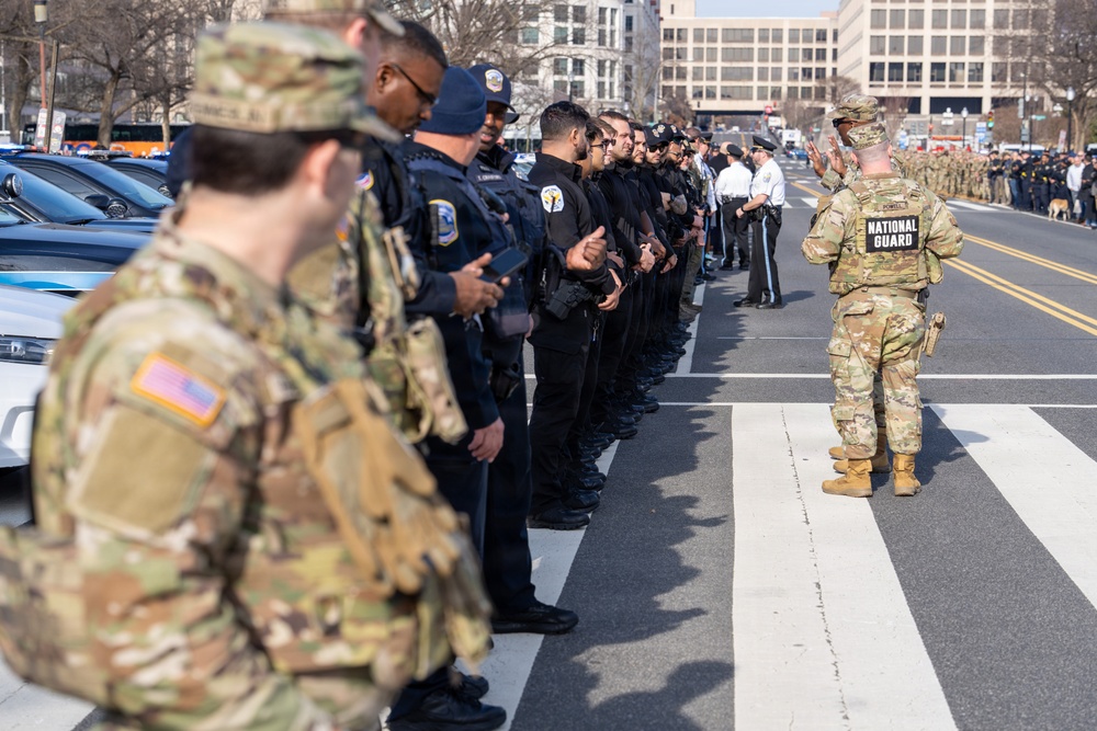 Joint Task Force–DC Joins First Responders for Dignified Transfer Honor Escort