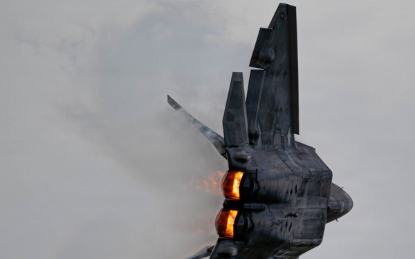 F-22 Raptor Aerial Demonstration Team performs at the Naval Air Station Oceana airshow 2025