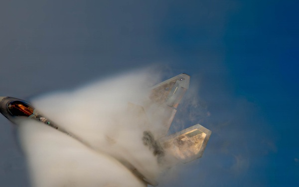 F-22 Raptor Aerial Demonstration Team performs at the Naval Air Station Oceana airshow 2025