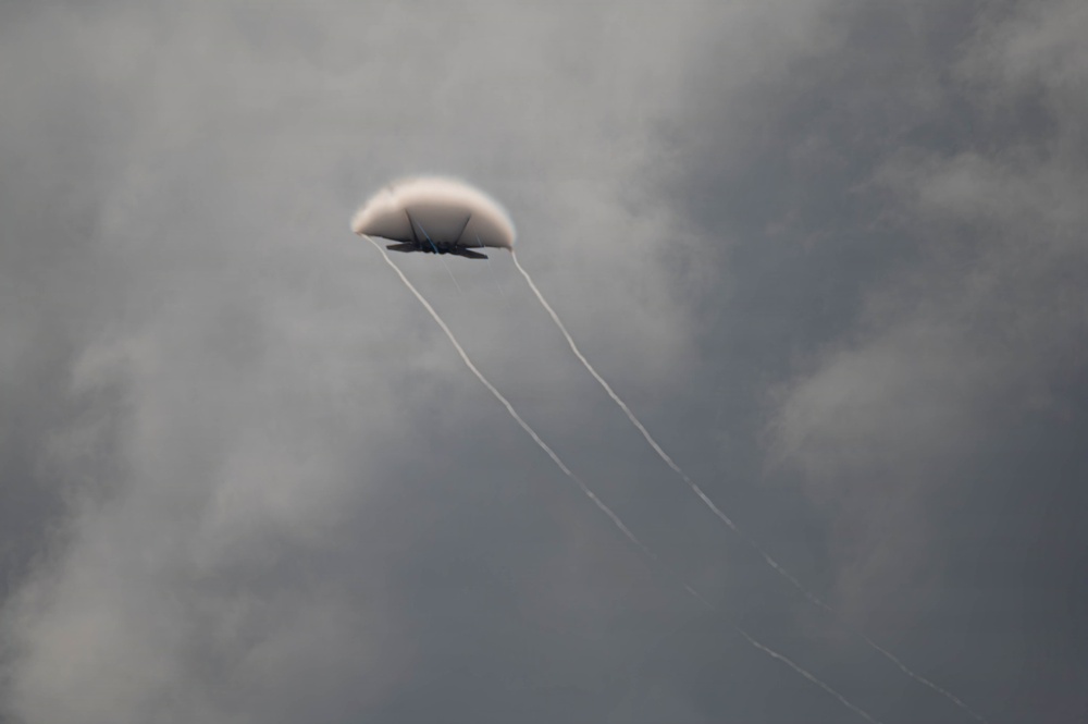 F-22 Raptor Aerial Demonstration Team performs at the Naval Air Station Oceana airshow 2025