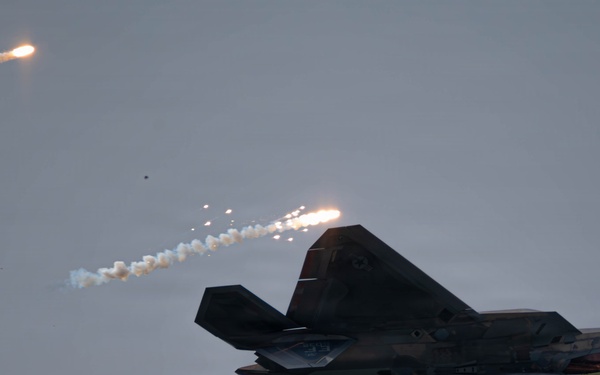 F-22 Raptor Aerial Demonstration Team performs at the Naval Air Station Oceana airshow 2025
