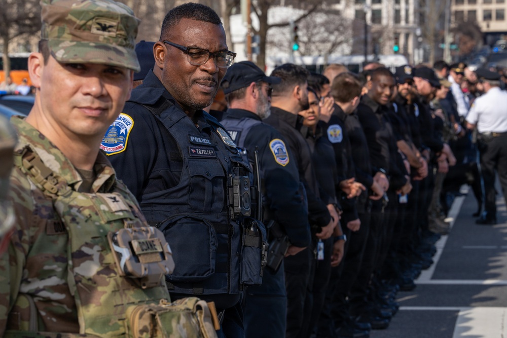 Joint Task Force–DC Joins First Responders for Dignified Transfer Honor Escort