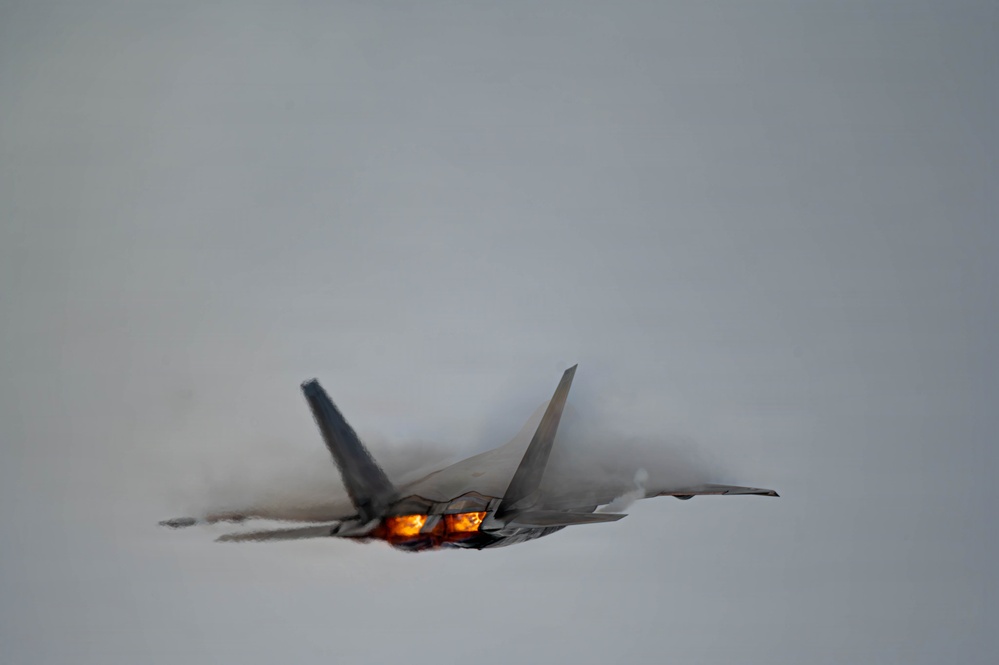 F-22 Raptor Aerial Demonstration Team performs at the Naval Air Station Oceana airshow 2025