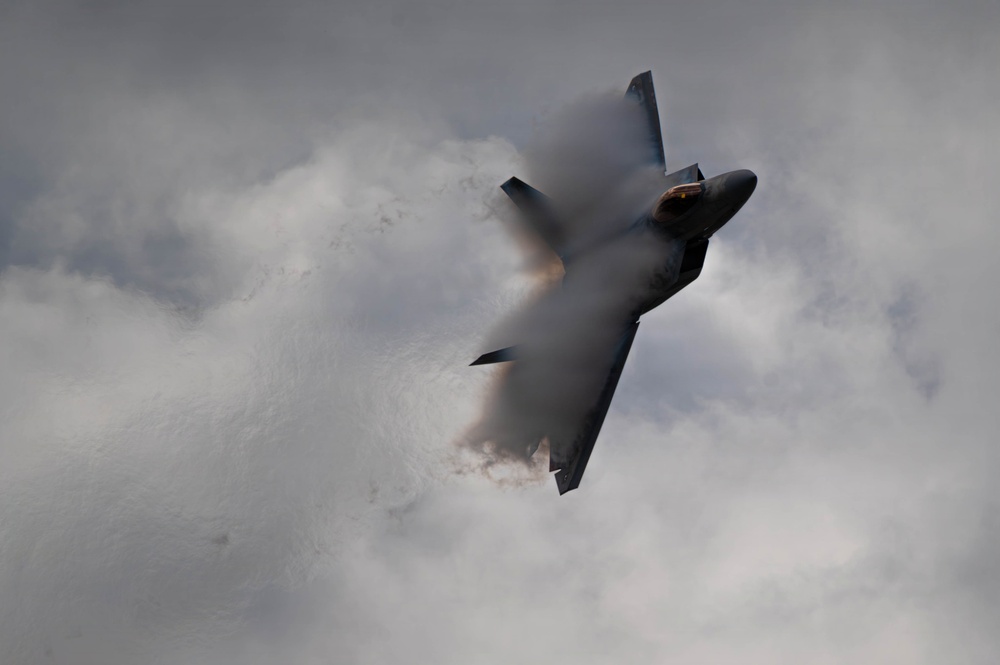 F-22 Raptor Aerial Demonstration Team performs at the Naval Air Station Oceana airshow 2025