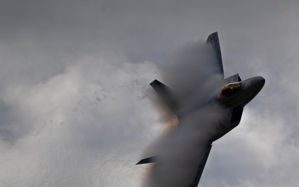 F-22 Raptor Aerial Demonstration Team performs at the Naval Air Station Oceana airshow 2025