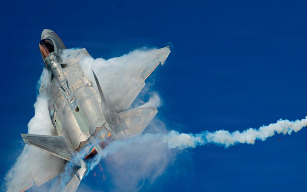 F-22 Raptor Aerial Demonstration Team performs at the Naval Air Station Oceana airshow 2025