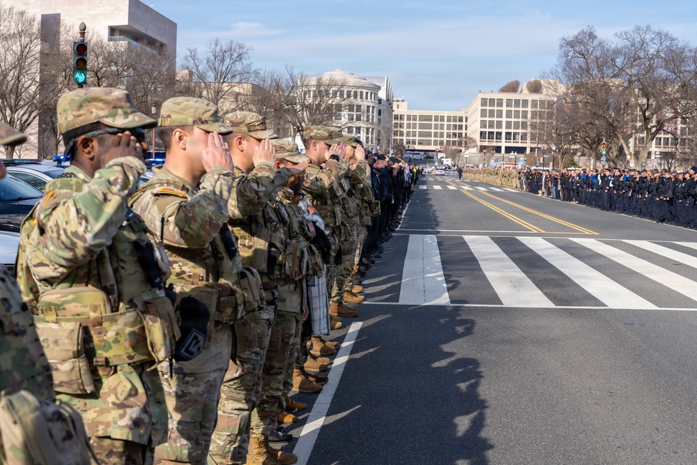 Joint Task Force–DC Joins First Responders for Dignified Transfer Honor Escort