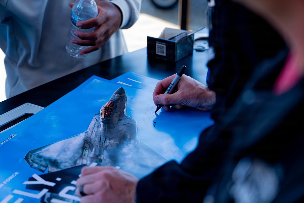 F-22 Raptor Aerial Demonstration Team performs at the Naval Air Station Oceana airshow 2025