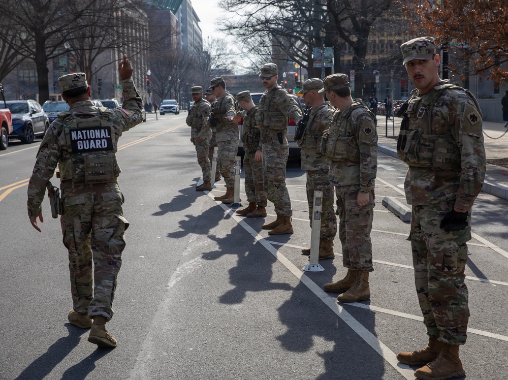 JTF–D.C. Soldiers, Airmen Honor Fallen MPD Officer