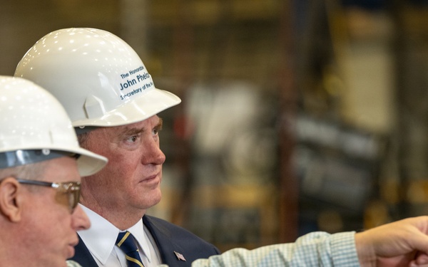 SECNAV Visits Shipbuilders on the Gulf of America