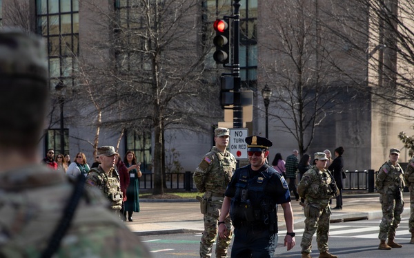 JTF–D.C. Soldiers, Airmen Honor Fallen MPD Officer