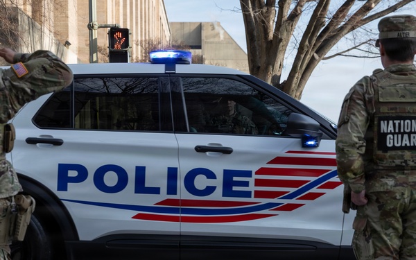 JTF–D.C. Soldiers, Airmen Honor Fallen MPD Officer