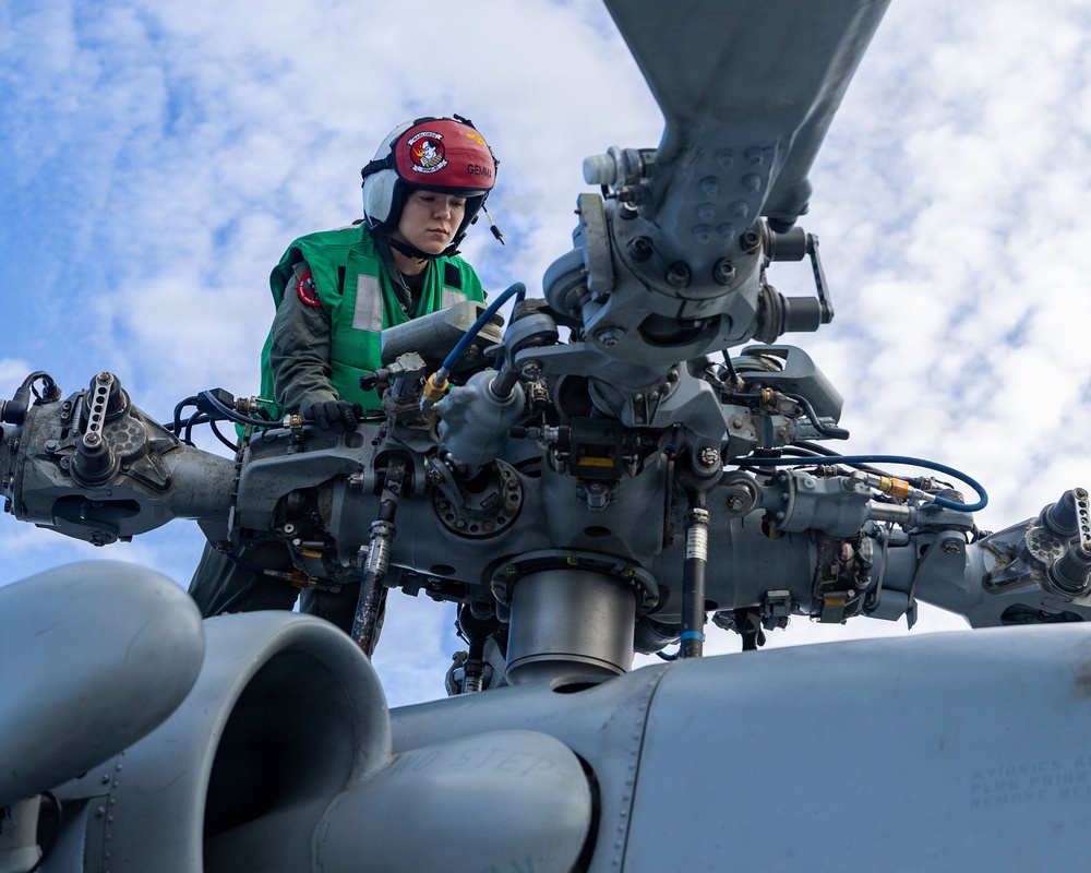 USS Rafael Peralta (DDG 115) Flight Operations