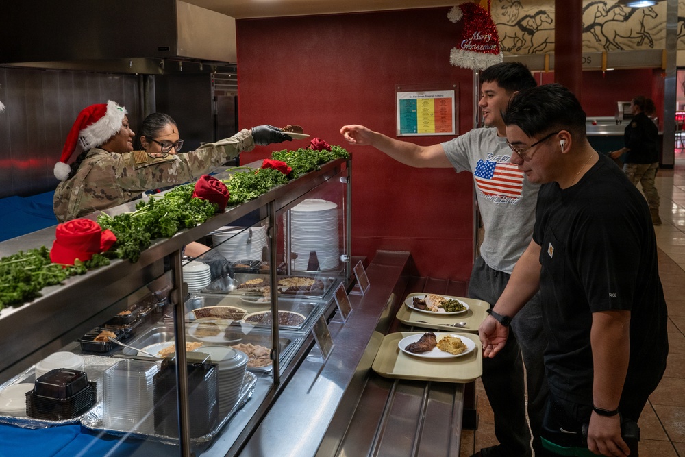 Team Osan leadership serves Christmas meals at DFAC