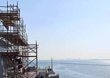 USS Roosevelt (DDG 80) Conducts Shipboard Preservation in Manama, Bahrain