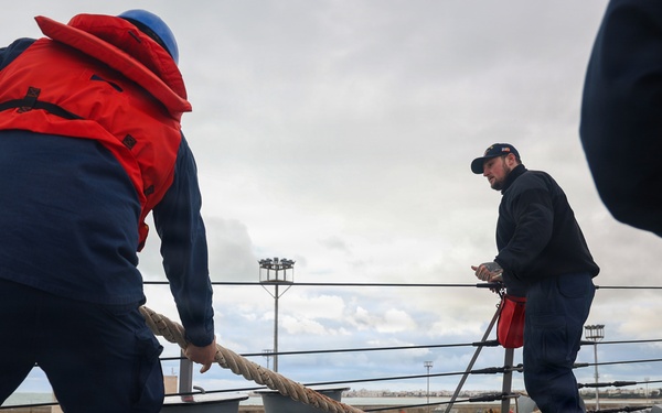 USS Paul Ignatius (DDG 117) departs Naval Station Rota, Spain