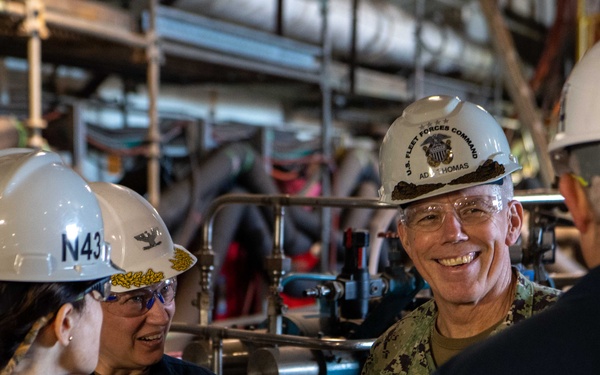 USS John C. Stennis (CVN 74) Hosts USFF