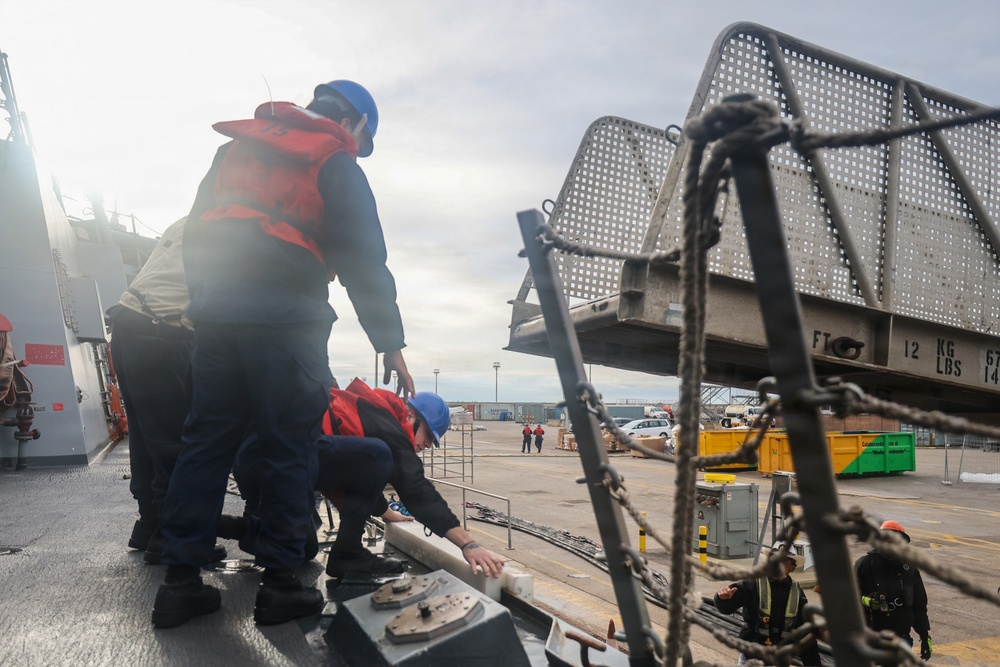 USS Paul Ignatius (DDG 117) returns to Naval Station Rota, Spain