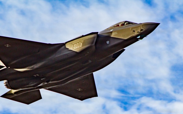 Poland's Final F-35 arriving at Ebbing ANGB