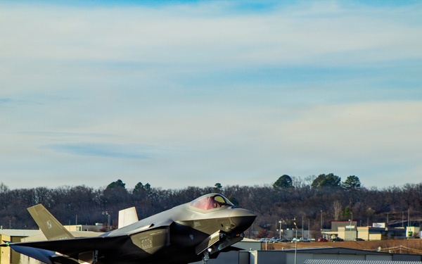 Poland's Final F-35 arriving at Ebbing ANGB