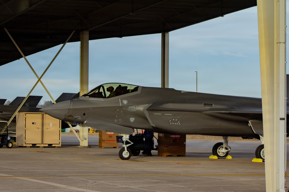 Poland's Final F-35 arriving at Ebbing ANGB