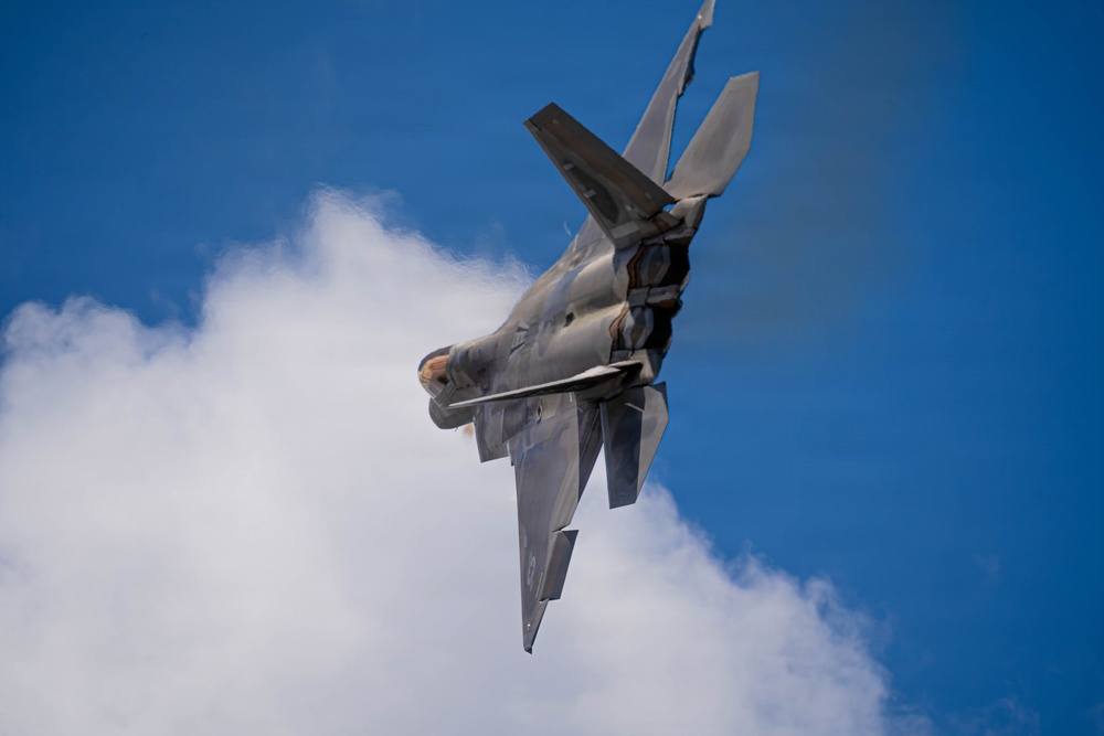 F-22 Raptor Aerial Demonstration Team performs at Air Dot Show Tour Ft. Lauderdale 2025
