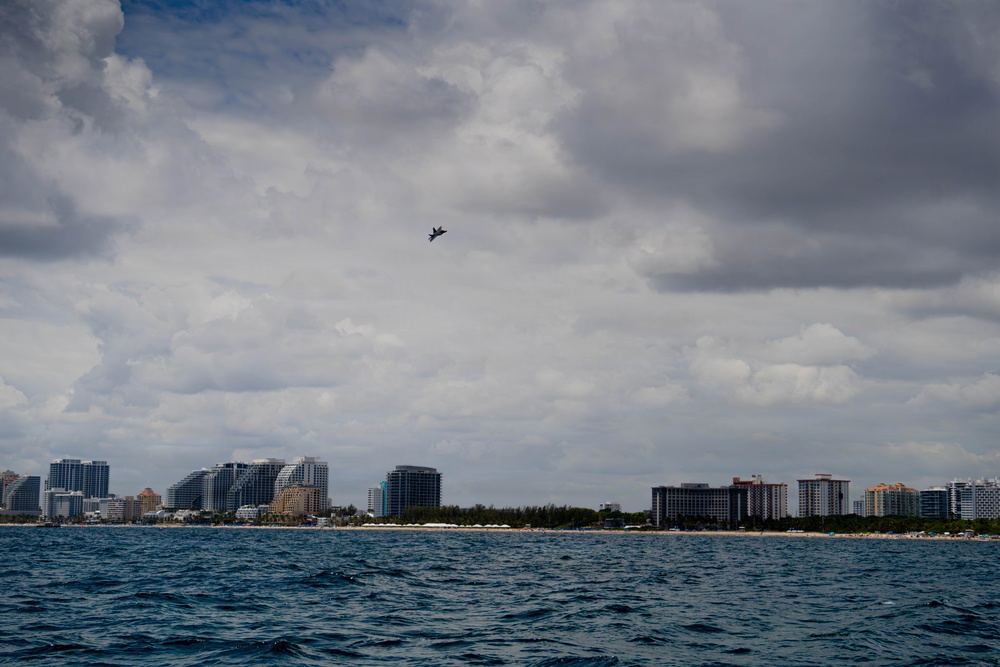 F-22 Raptor Aerial Demonstration Team performs at Air Dot Show Tour Ft. Lauderdale 2025