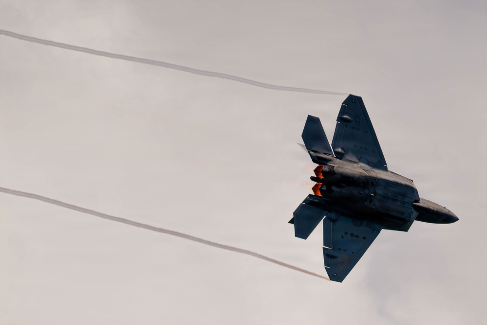 F-22 Raptor Aerial Demonstration Team performs at Air Dot Show Tour Ft. Lauderdale 2025