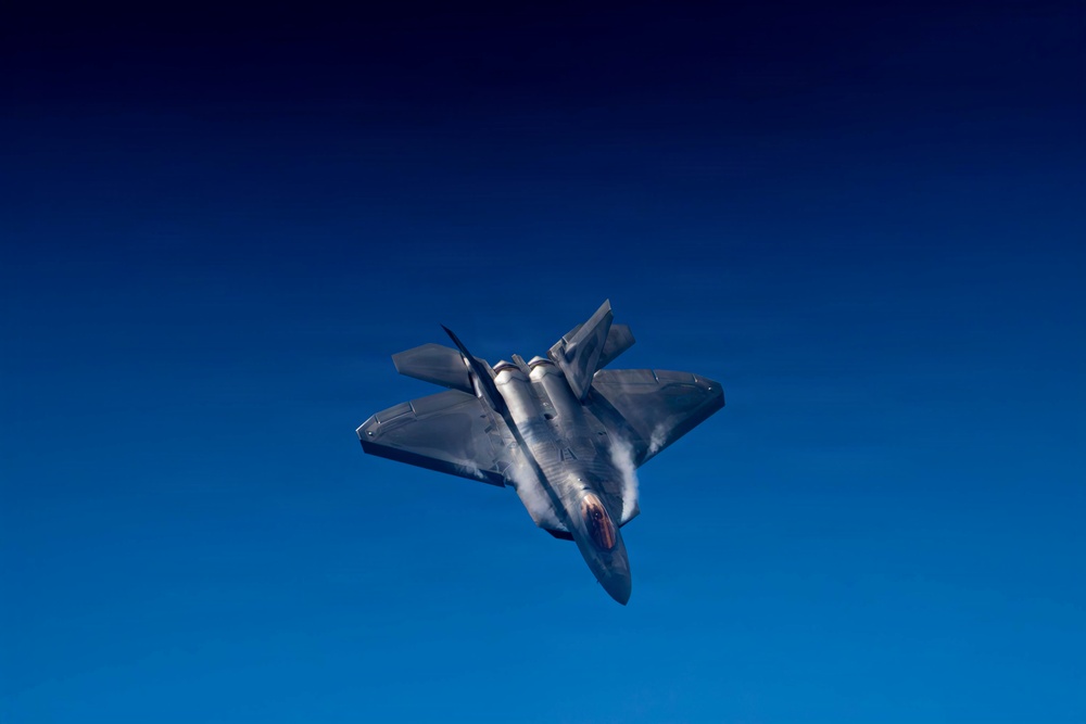 F-22 Raptor Aerial Demonstration Team performs at Air Dot Show Tour Ft. Lauderdale 2025