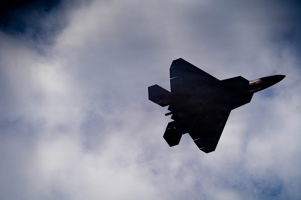 F-22 Raptor Aerial Demonstration Team performs at Air Dot Show Tour Ft. Lauderdale 2025