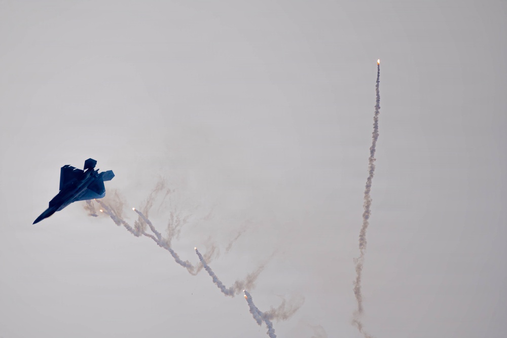 F-22 Raptor Aerial Demonstration Team performs at Air Dot Show Tour Ft. Lauderdale 2025