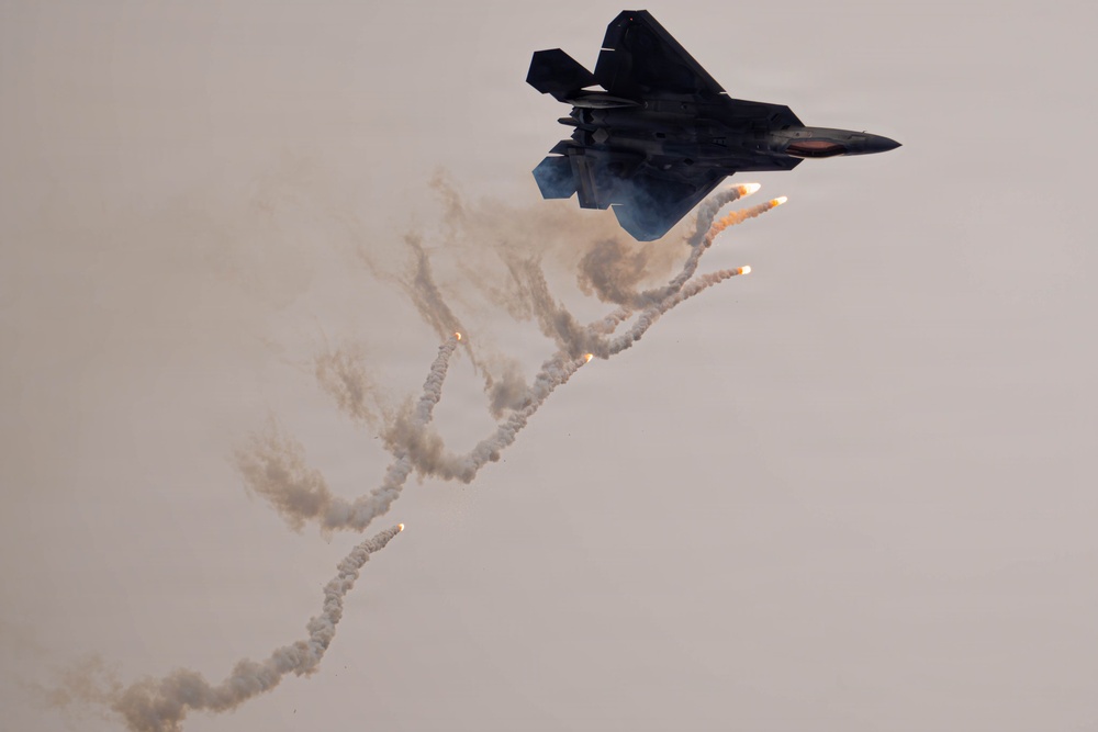 F-22 Raptor Aerial Demonstration Team performs at Air Dot Show Tour Ft. Lauderdale 2025