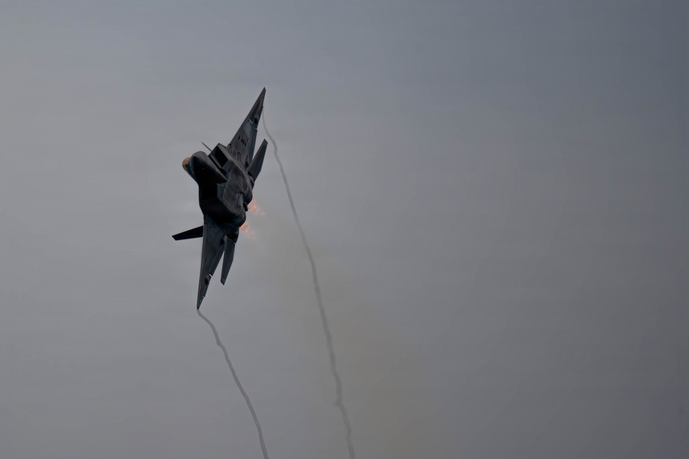 F-22 Raptor Aerial Demonstration Team performs at Air Dot Show Tour Ft. Lauderdale 2025