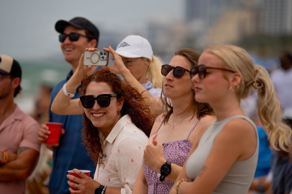 F-22 Raptor Aerial Demonstration Team performs at Air Dot Show Tour Ft. Lauderdale 2025