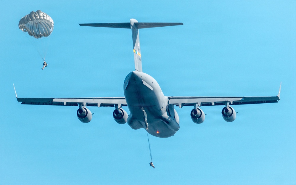 Charleston Airmen static line jump over Lake Moultrie