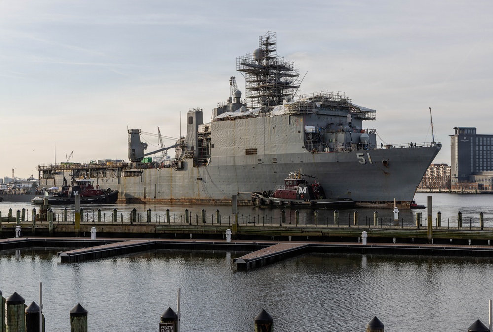 USS Oak Hill (LSD 51) Docks at General Dynamics NASSCO-Norfolk