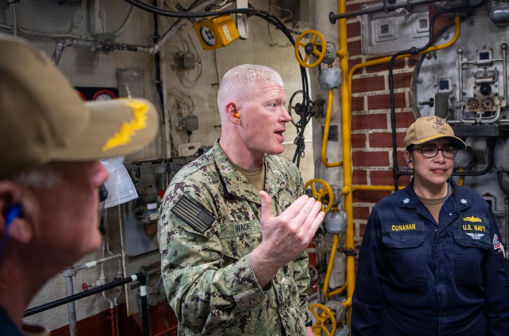 Lt. Gen. Wortman, Vice Adm. Wade visit USS Boxer