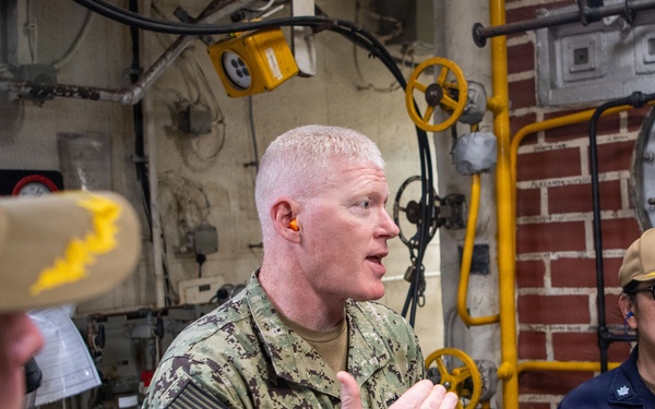 Lt. Gen. Wortman, Vice Adm. Wade visit USS Boxer