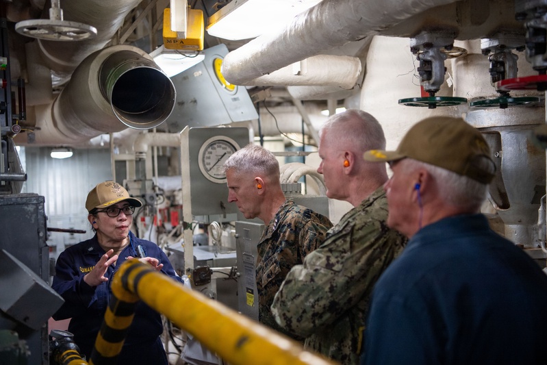 Lt. Gen. Wortman, Vice Adm. Wade visit USS Boxer