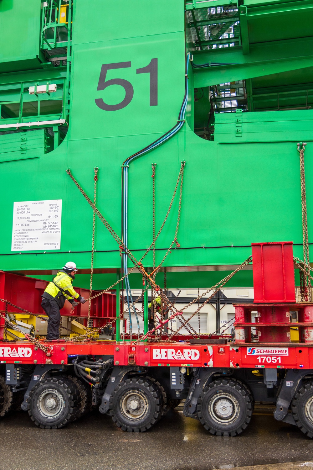 New crane 51 arrives to PSNS IMF